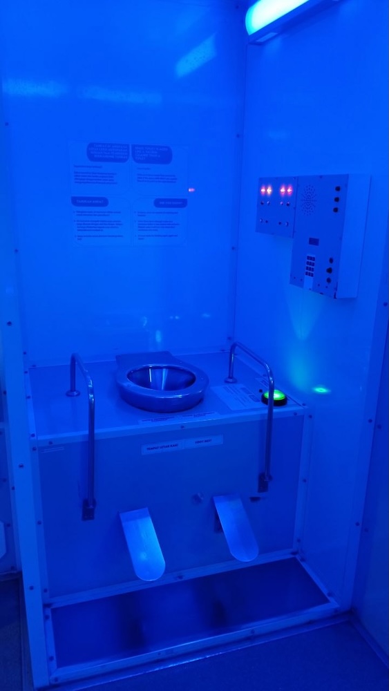 space-toilet-planetarium-negara