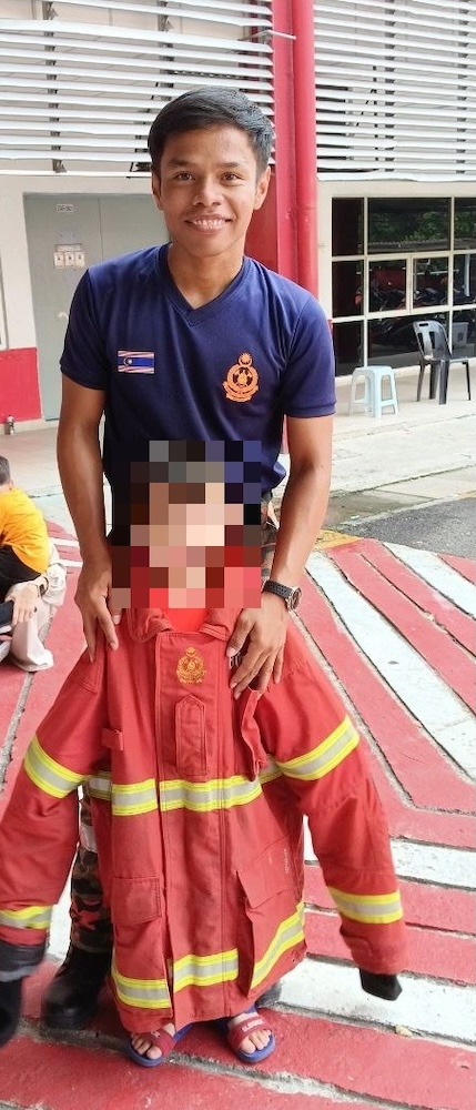 fire-station-fireman-firestation-visit-kl