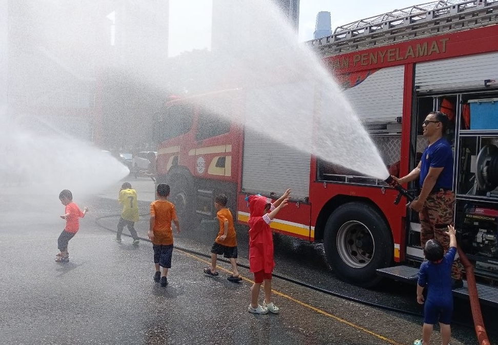 waterplay-firestation-visit-hang-tuah-fire-station-kl